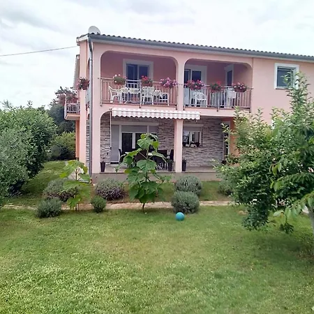 In With Terrace, Air Conditioning, Wifi, Washing Machine 3362-1 * Porec