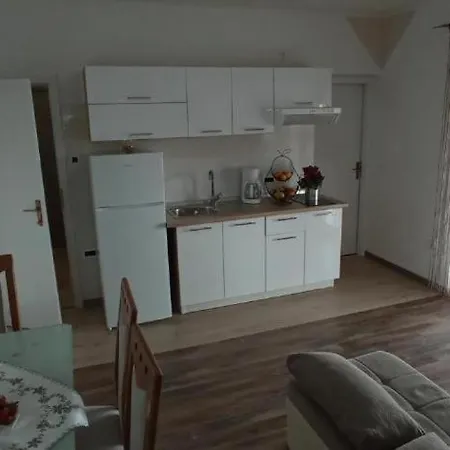 Apartment In With Terrace, Air Conditioning, Wifi, Washing Machine 3362-1 *