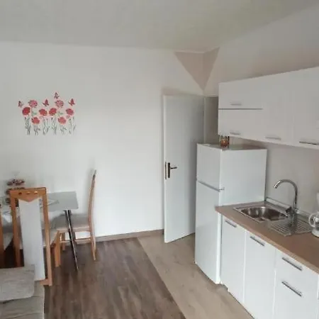 In With Terrace, Air Conditioning, Wifi, Washing Machine 3362-1 Apartment